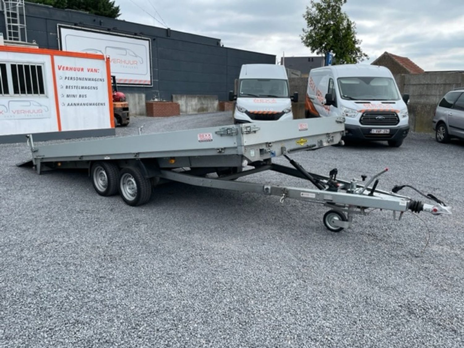 De trailer op de parking in Boutersem